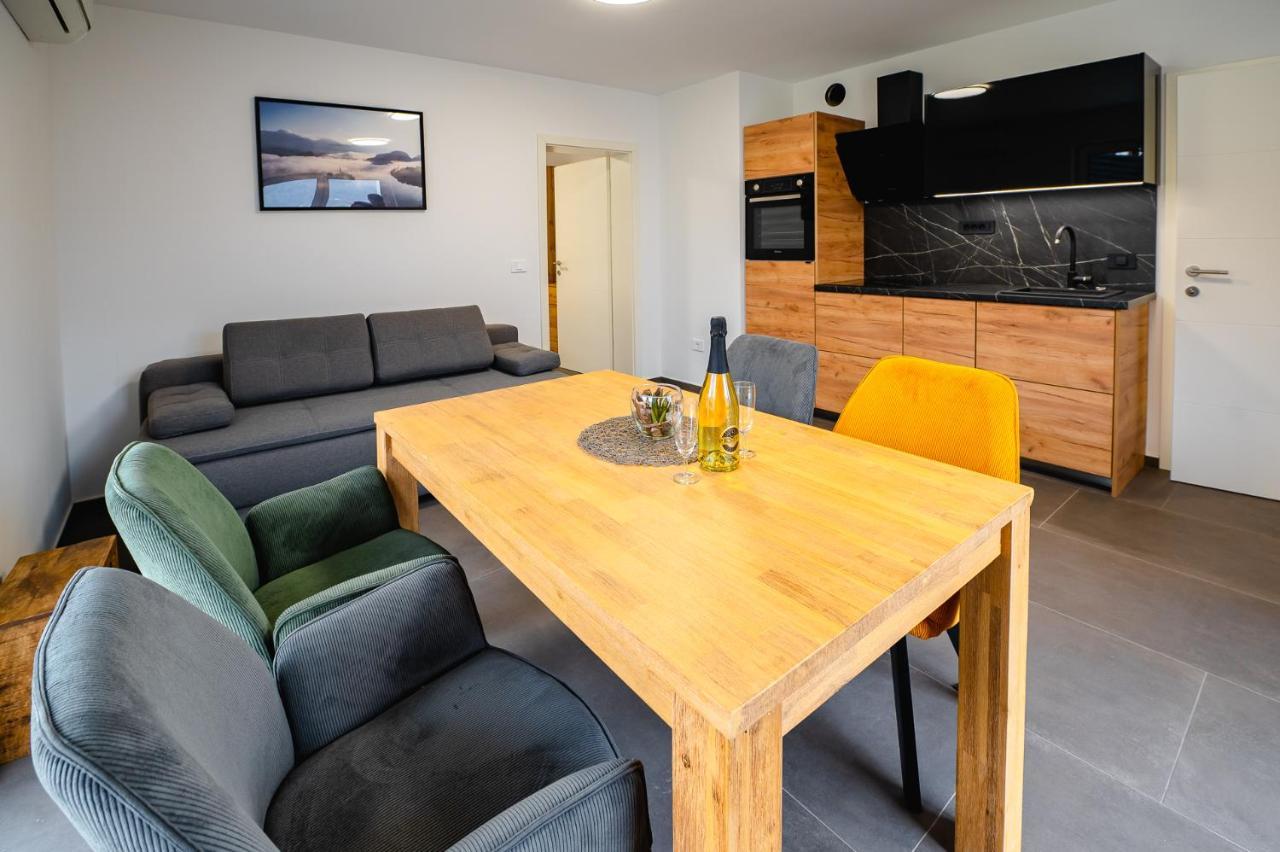 Apartments Luxury Ad Jesenice Exterior photo