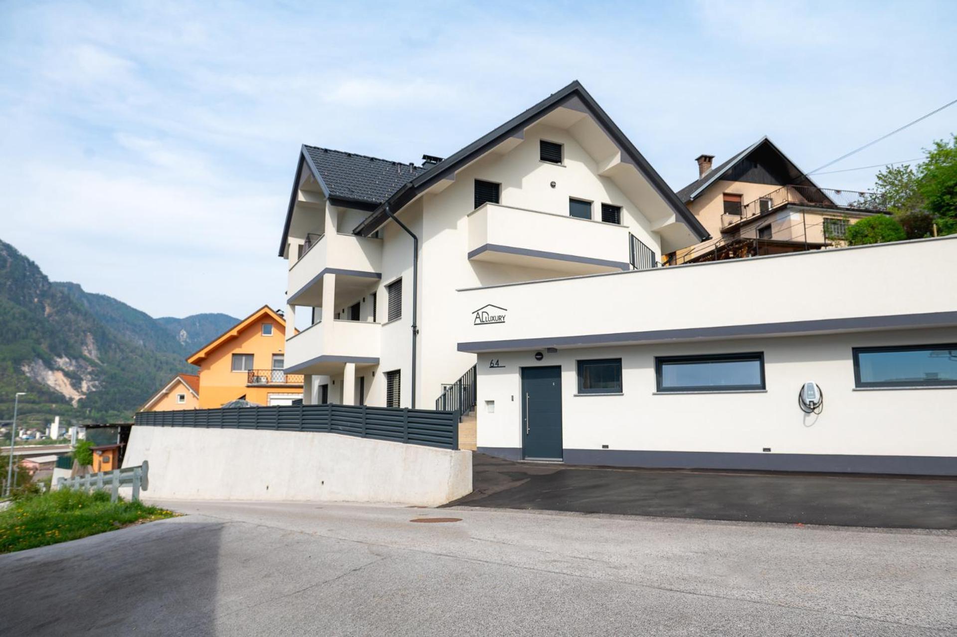 Apartments Luxury Ad Jesenice Exterior photo